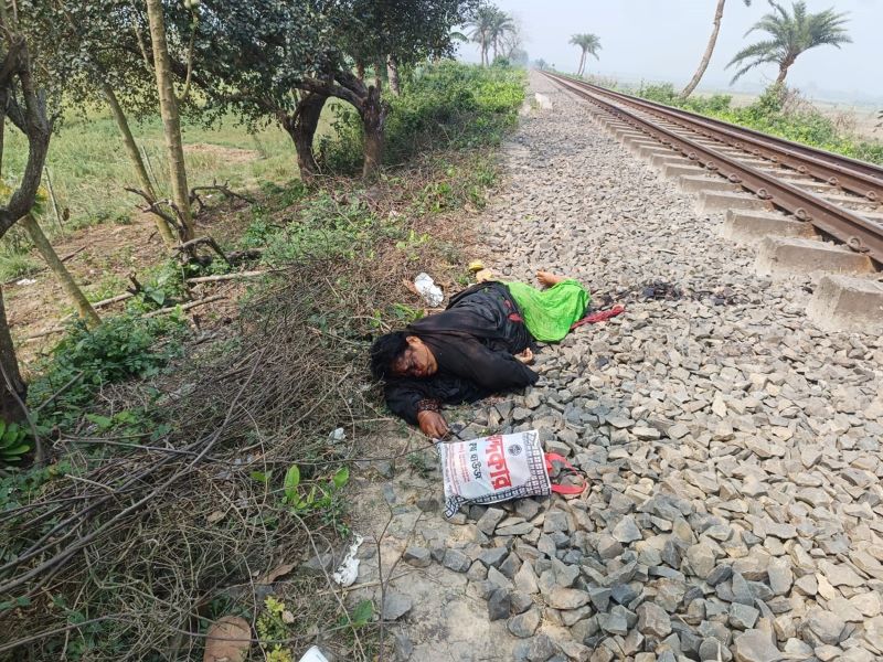 পাবনায় ট্রেনের ধাক্কায় ও কাটা পড়ে দুইজনের মৃত্যু